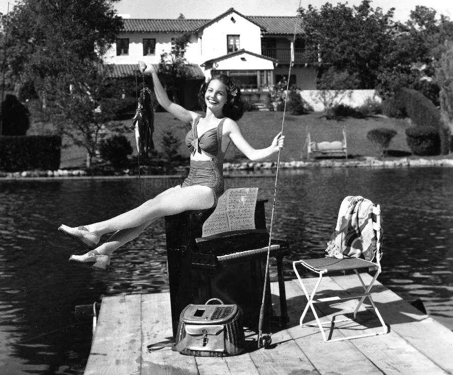 Janet Blair 1941 1 WM.jpg
